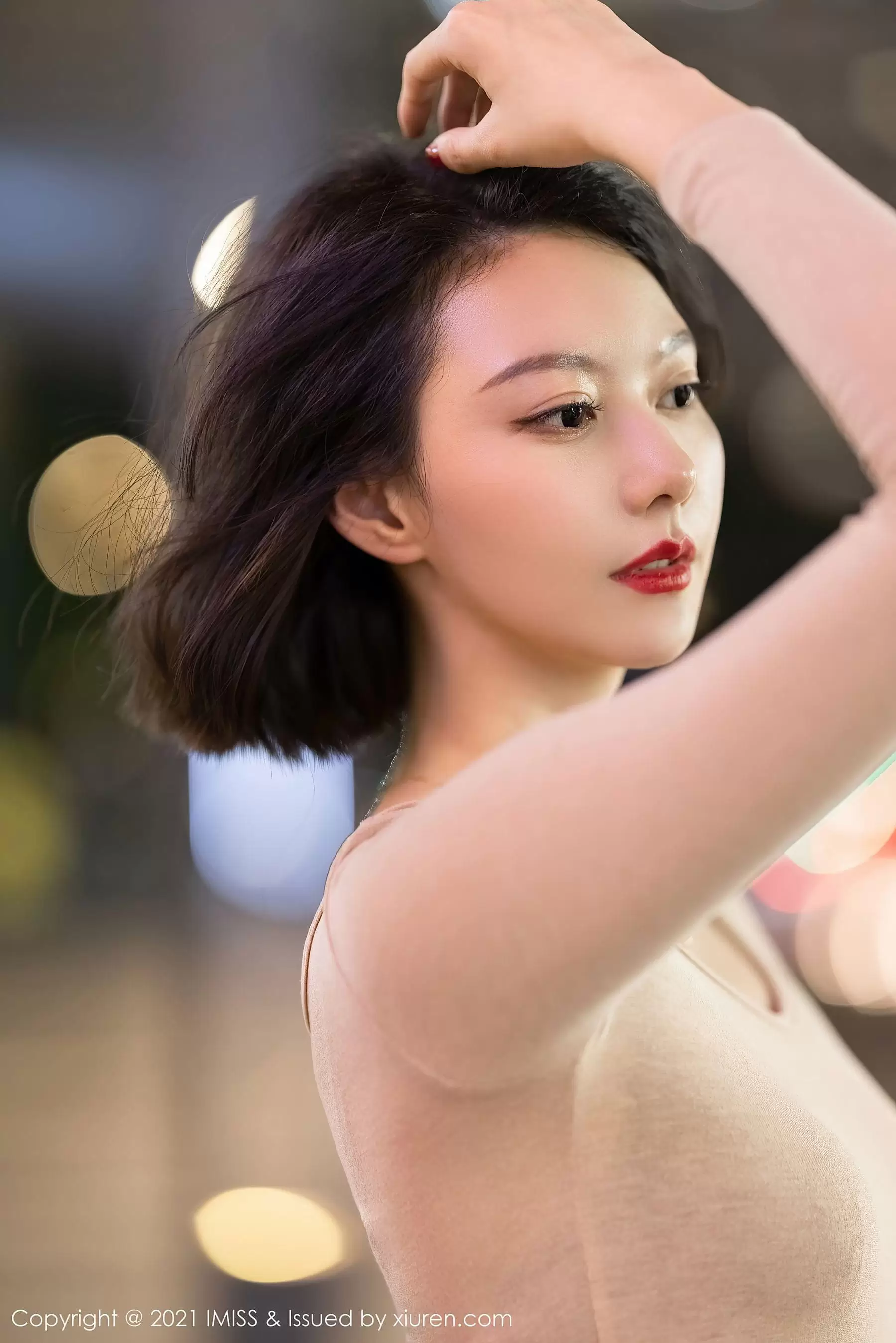 爱蜜社IMiss Vol.600 艺轩 - 秀人网免费无水印在线套图写真