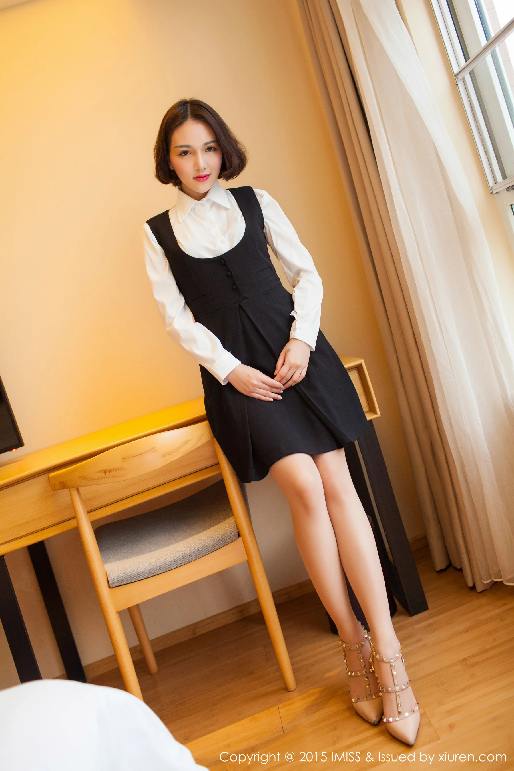 艾诗iccey《淑女的诱惑》 爱蜜社IMiss Vol.036 - 秀人网免费无水印在线套图写真