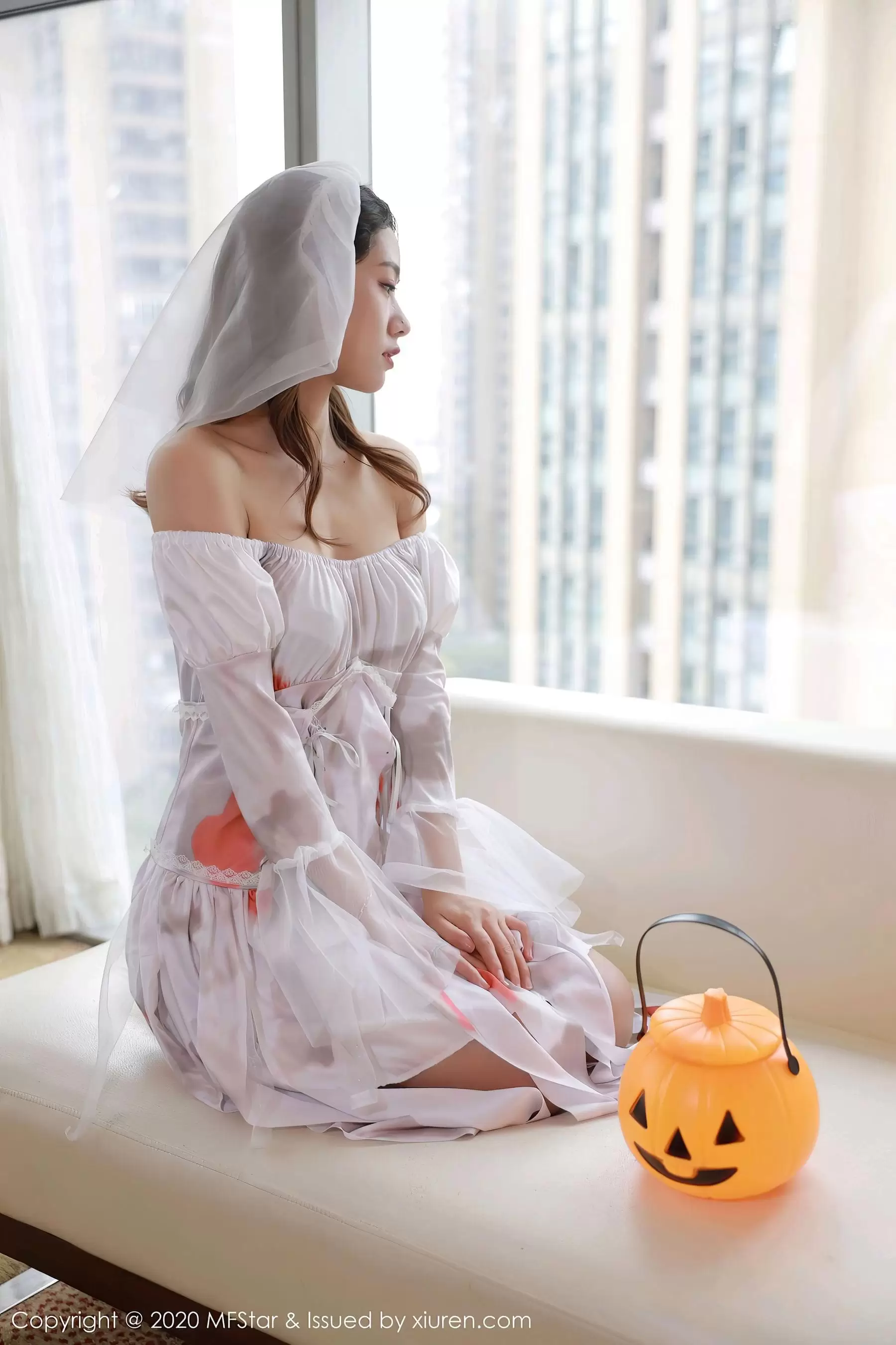 模范学院 Vol.408 方子萱 - 秀人网免费无水印在线套图写真