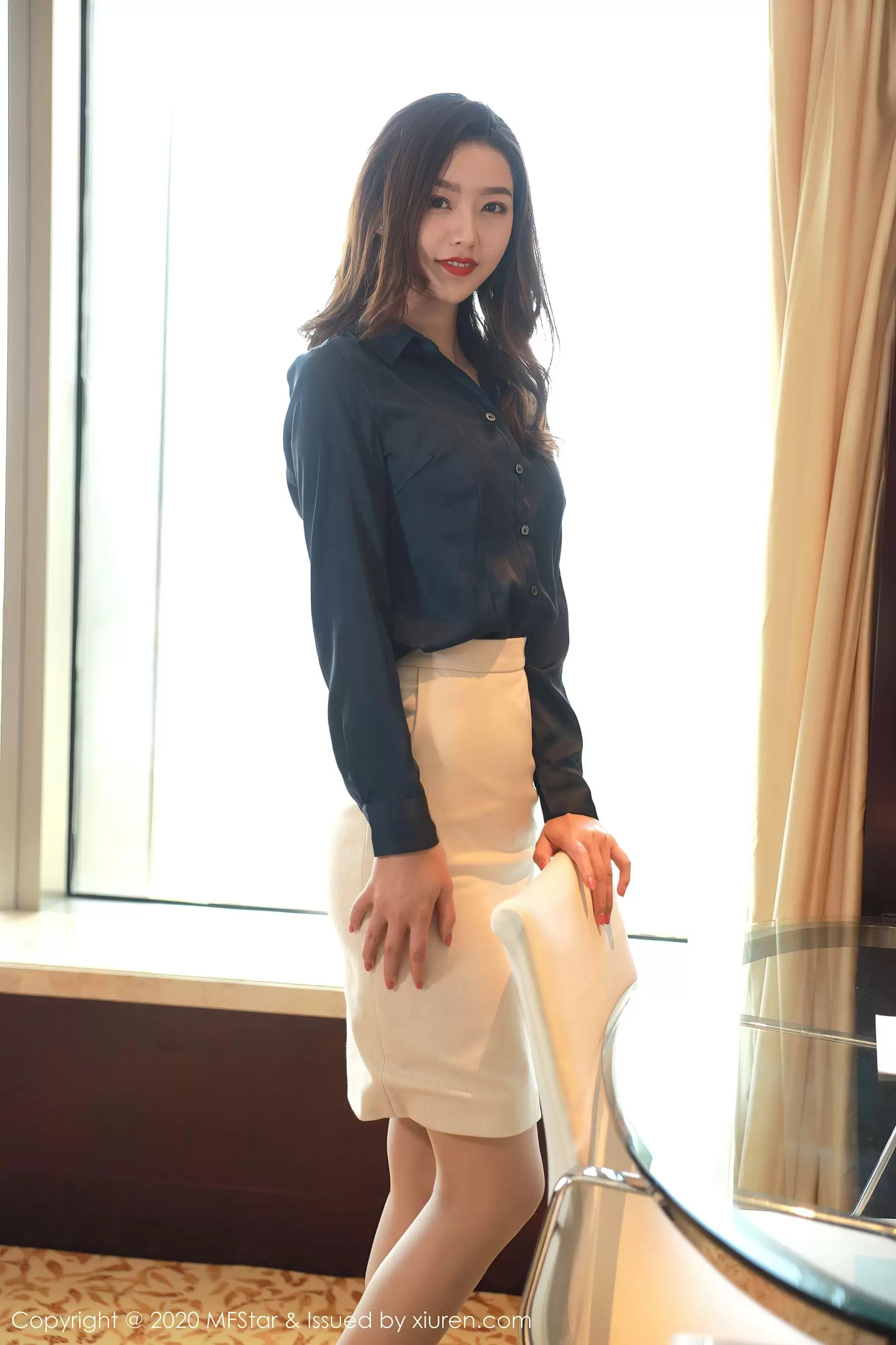 模范学院 Vol.381 方子萱 - 秀人网免费无水印在线套图写真