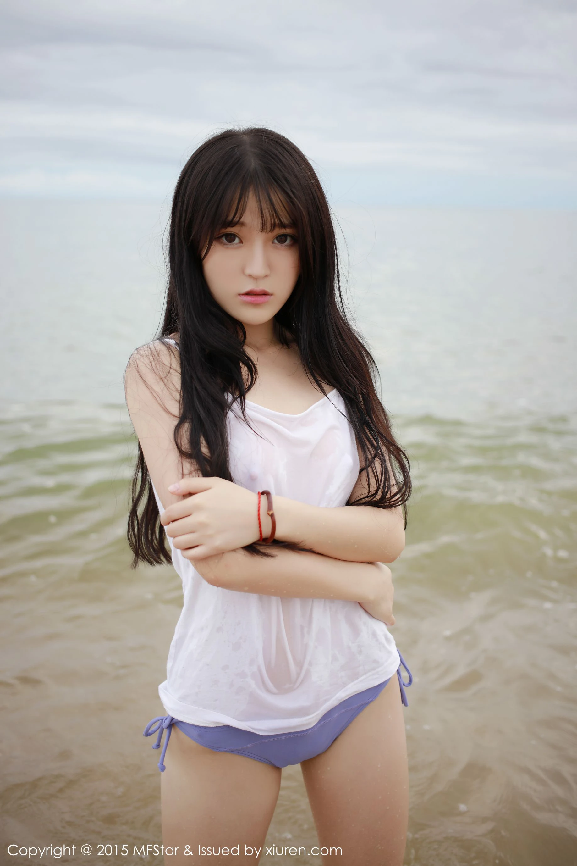 伊小七MoMo 《性感湿身旅拍》 模范学院 Vol.029 - 秀人网免费无水印在线套图写真