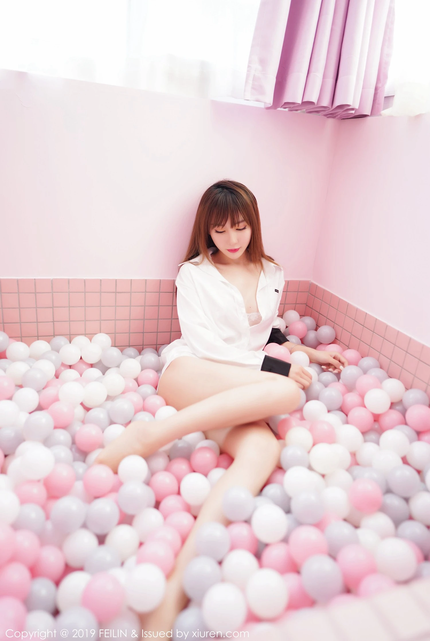 eiLin 嗲囡囡 VOL.214 程梓 - 秀人网免费无水印在线套图写真