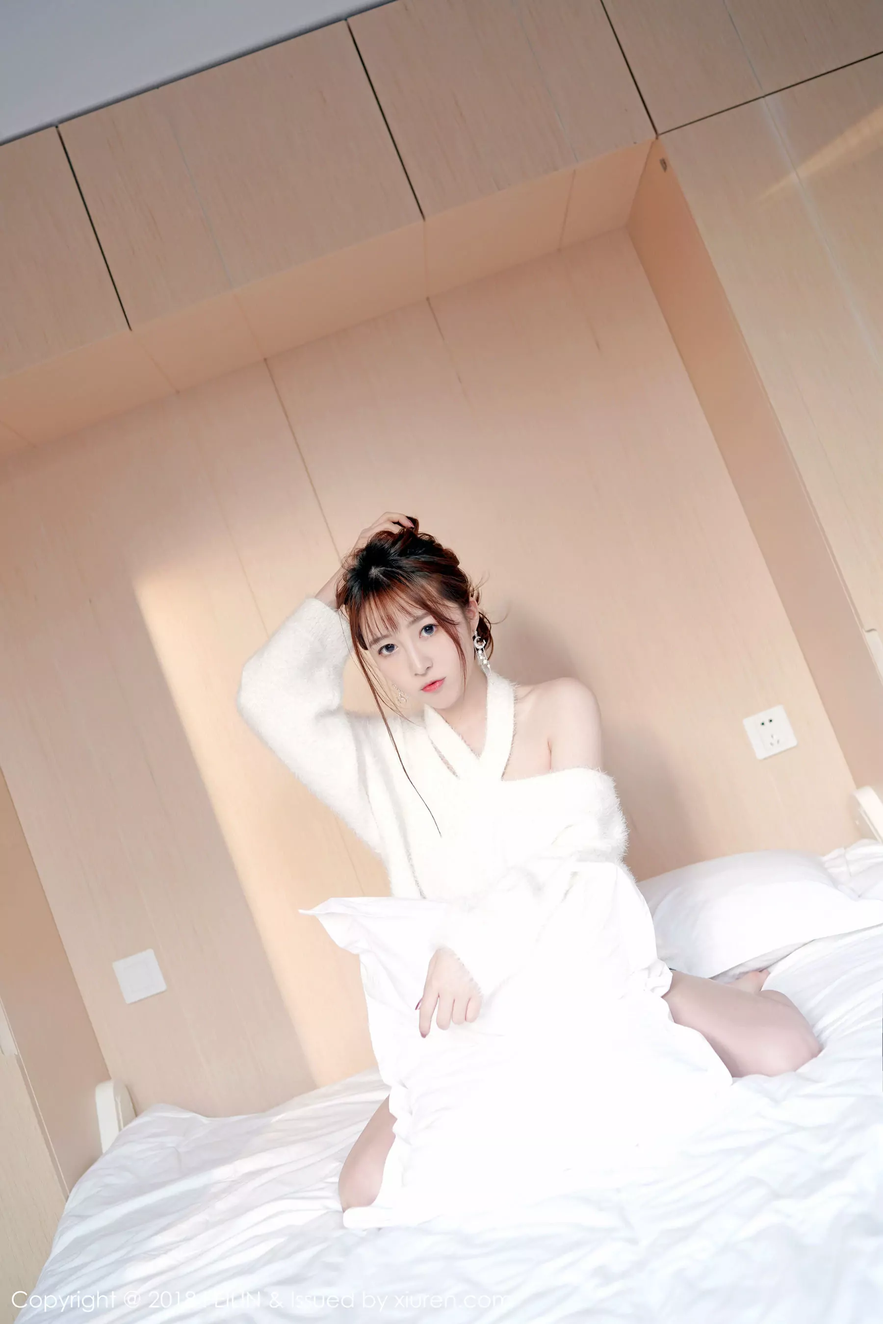 yumi黄奕清《俏皮可爱又性感的迷人》 嗲囡囡 VOL.132 - 秀人网免费无水印在线套图写真