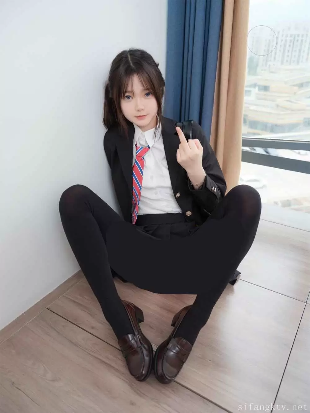 [紧急企划] 小恩 – 【最新写真合集】- 16套