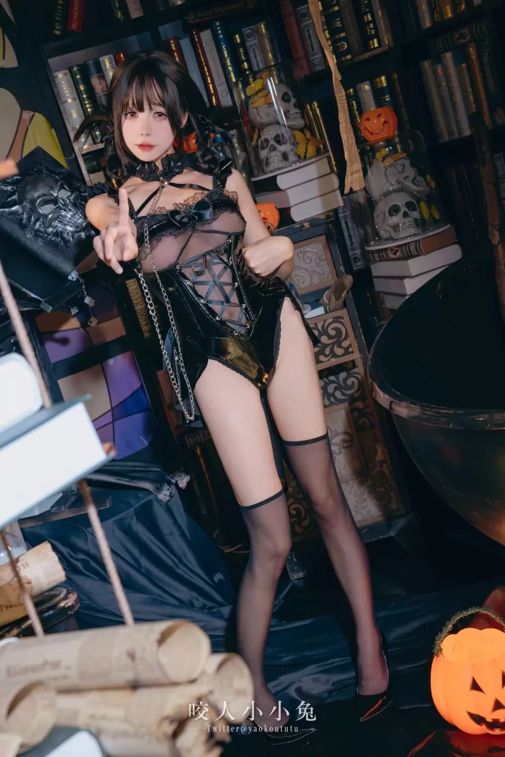 咬一口兔娘 No.5 万圣小恶魔『兔兔班车』