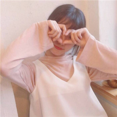 颜值很高气质非常仙气的女生头像,她的微笑是那样的温暖