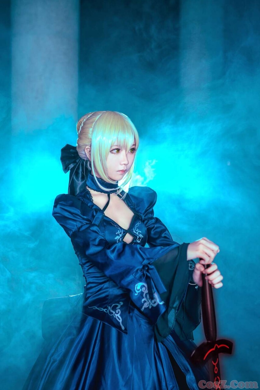 古代居然也有这么漂亮的美女，只可惜蕾丝高跟出卖了你