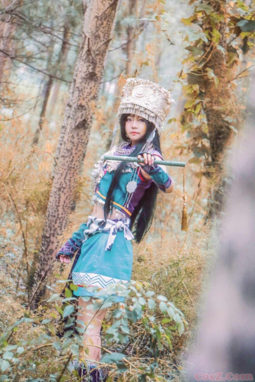 蜀山石兰小姐姐苗族少女很耀眼