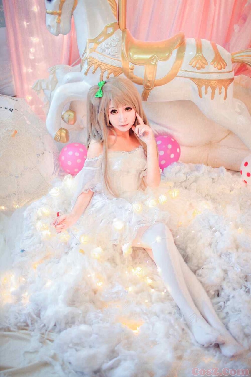 笔染朱砂轻莲步依稀一曲为君舞