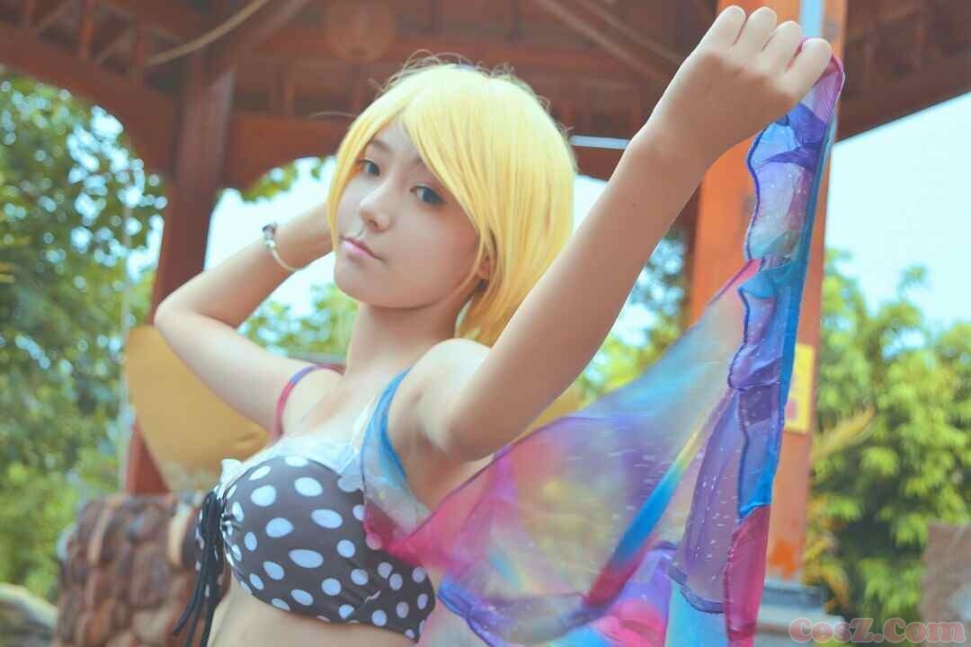 女孩子个子高穿什么多好看尤其是旗袍丝袜照！