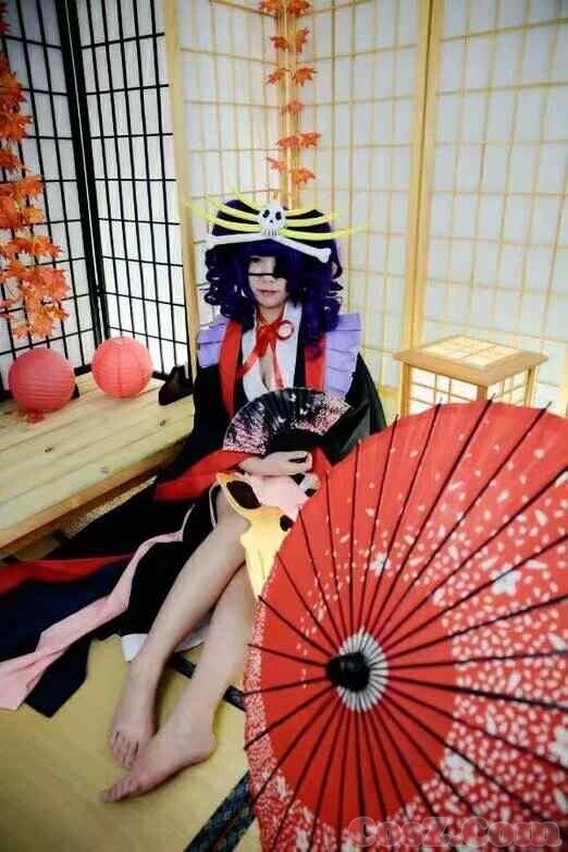 桃花岛岛主黄蓉打狗棒居然是玉的为什么还有一杯泡面！