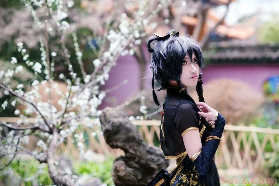 到世界外面居然蕾丝嘞出了一道嘞痕！