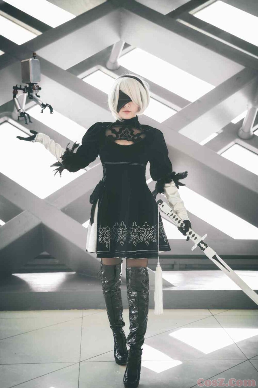 你是喜欢古风的旗袍还是喜欢现代风格的旗袍？