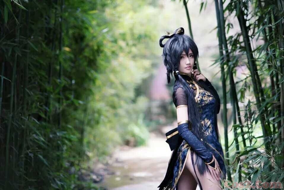 到世界外面居然蕾丝嘞出了一道嘞痕！