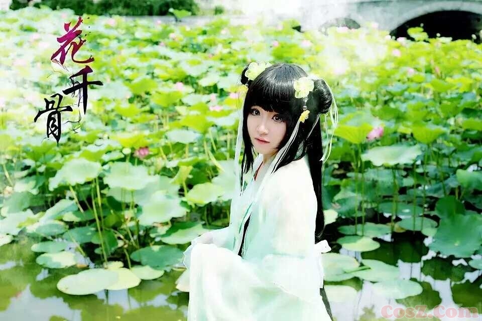 也许你看过小骨但是你看过穿丝袜的小骨么？