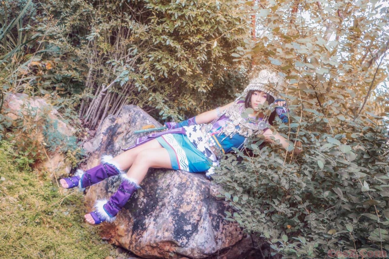 蜀山石兰小姐姐苗族少女很耀眼