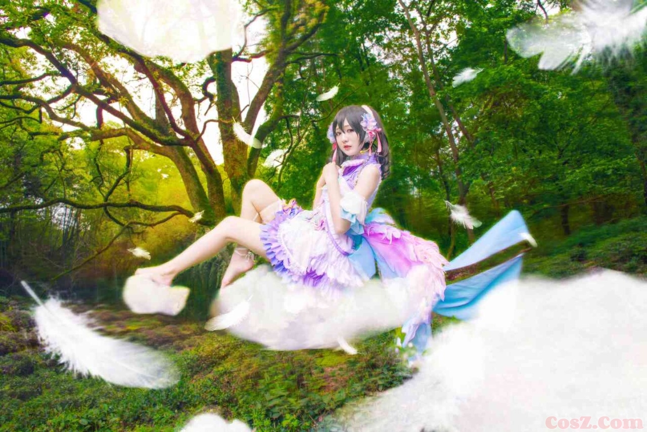 桃花岛岛主黄蓉打狗棒居然是玉的为什么还有一杯泡面！